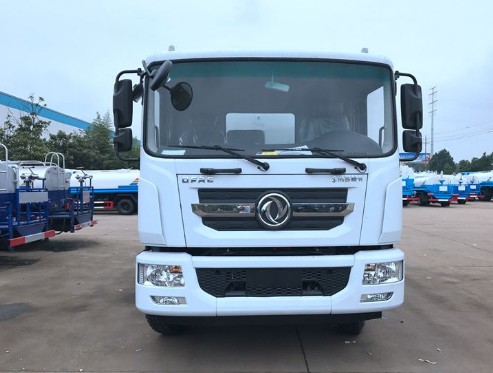 |L(fng)D9 15ˮ܇(ch)