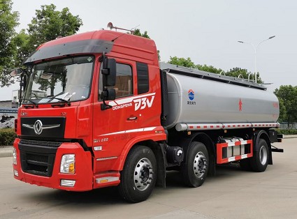 國六東風(fēng)暢行小三軸食用油運輸車圖片 國六東風(fēng)暢行小三軸食用油運輸車圖片