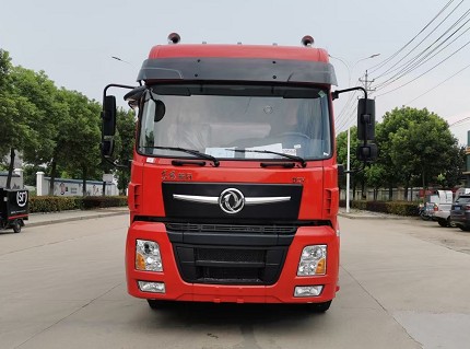 國六東風(fēng)暢行小三軸食用油運輸車圖片 國六東風(fēng)暢行小三軸食用油運輸車圖片