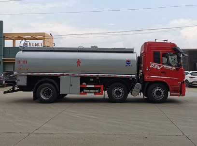 國六東風(fēng)暢行小三軸食用油運輸車圖片 國六東風(fēng)暢行小三軸食用油運輸車圖片