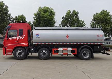 國六東風(fēng)暢行小三軸食用油運輸車圖片 國六東風(fēng)暢行小三軸食用油運輸車圖片