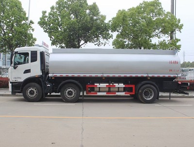 國六東風天錦小三軸普通液體運輸車圖片 國六東風天錦小三軸普通液體運輸車圖片