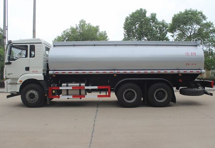 國(guó)六陜汽德龍后八輪供液車圖片 國(guó)六陜汽德龍后八輪供液車圖片