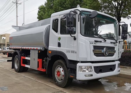 國六東風(fēng)多利卡D9普通液體運輸車圖片 國六東風(fēng)多利卡D9普通液體運輸車圖片