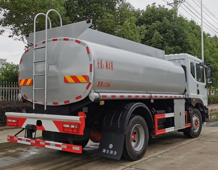 國六東風(fēng)多利卡D9普通液體運輸車圖片 國六東風(fēng)多利卡D9普通液體運輸車圖片