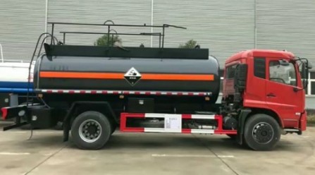 東風(fēng)天錦單橋SCS5180GFWDFH型腐蝕性物品罐式運(yùn)輸車(chē) 東風(fēng)天錦單橋SCS5180GFWDFH型腐蝕性物品罐式運(yùn)輸車(chē)