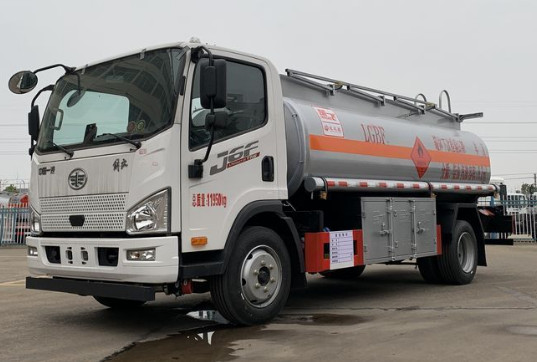 國(guó)六解放(J6F)7噸油罐車(chē)|加油車(chē) 國(guó)六解放(J6F)7噸油罐車(chē)|加油車(chē)