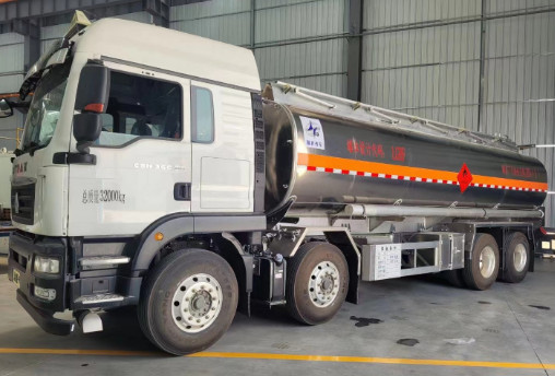 重汽汕德卡前四后八20噸油罐車 重汽汕德卡前四后八20噸油罐車
