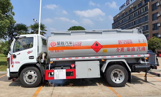 東風多利卡8噸油罐車圖片 東風多利卡8噸油罐車圖片