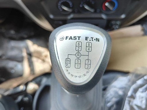 東風多利卡8噸油罐車變速箱操作桿圖片 東風多利卡8噸油罐車變速箱操作桿圖片